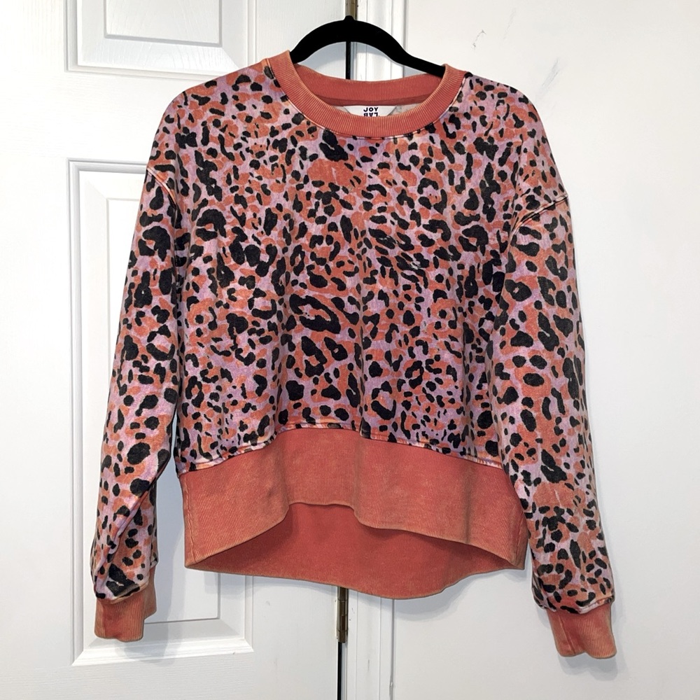 JoyLab Women's  SzM  Pink Leopard Crewneck Pullover Cropped Sweatshirt